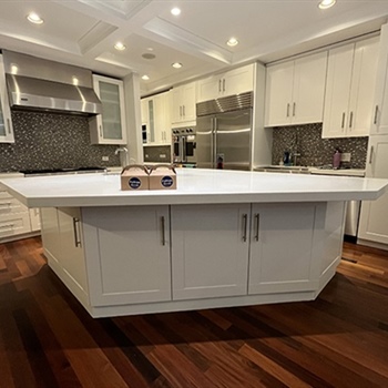 Why Cabinet Refinishing Beats Replacing Cabinets