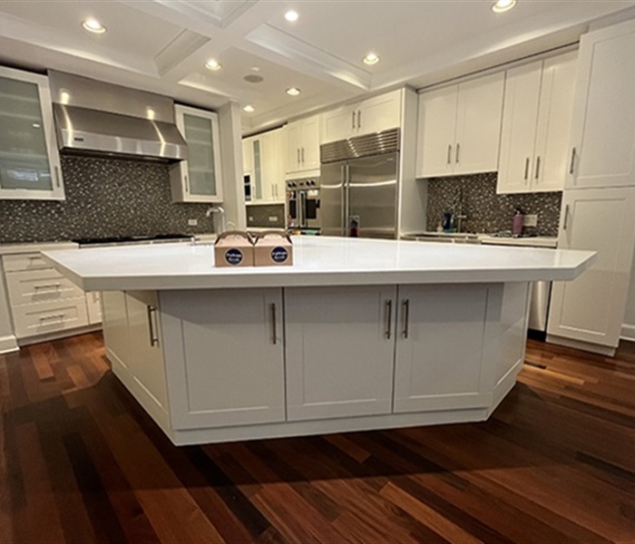 Why Cabinet Refinishing Beats Replacing Cabinets