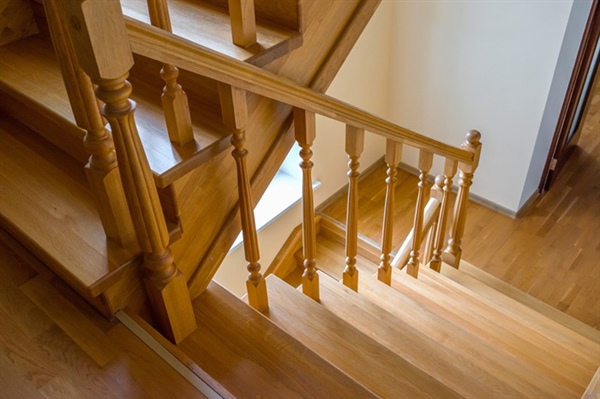 What Are the Most Effective Methods for Refinishing Handrails and Banisters?